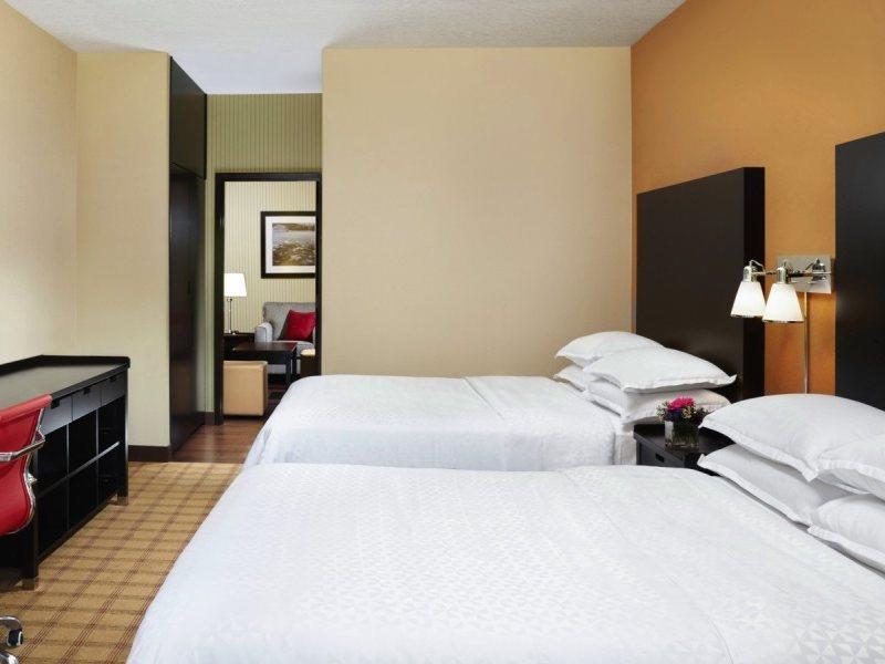 Four Points By Sheraton Hotel & Suites Calgary West Eksteriør bilde