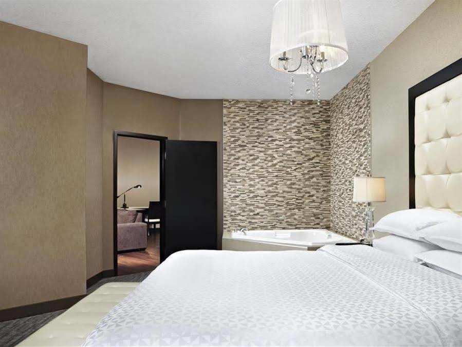 Four Points By Sheraton Hotel & Suites Calgary West Eksteriør bilde